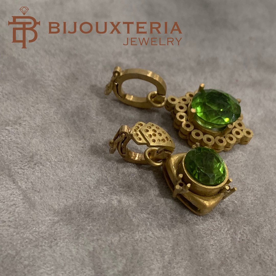 Natural Pearl Necklace with Peridot & Diamond 18K Yellow Gold Pendant