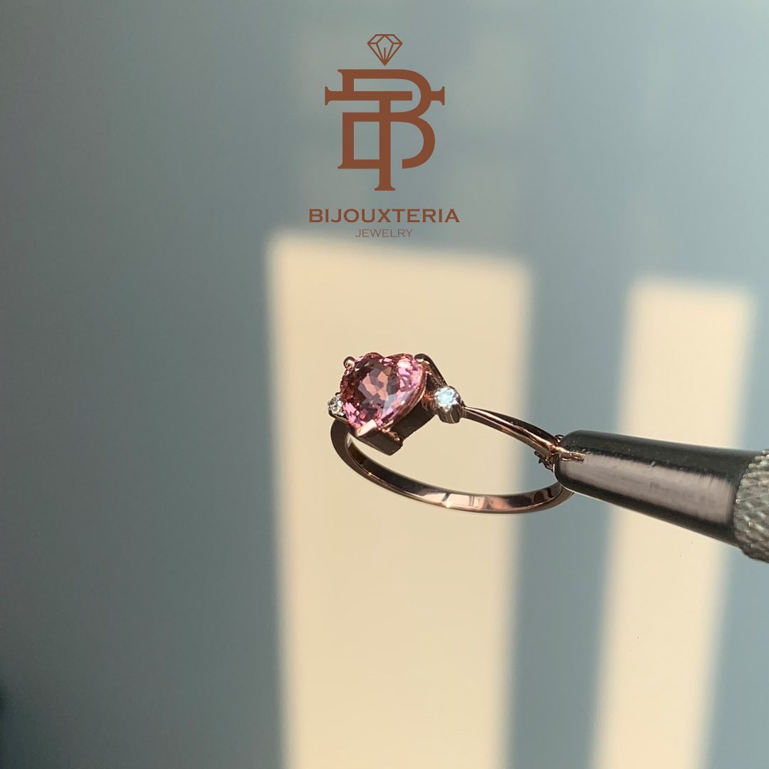 Elegant Slender Shank Pink Gold Ring Featuring Heart Brilliant Cut Pink Stone