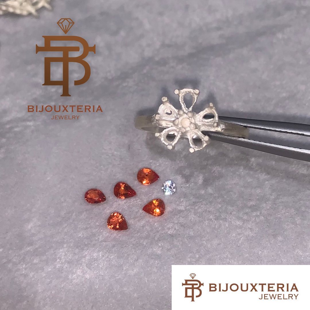 Happy Thursday🧡 BTjewelry.thailand