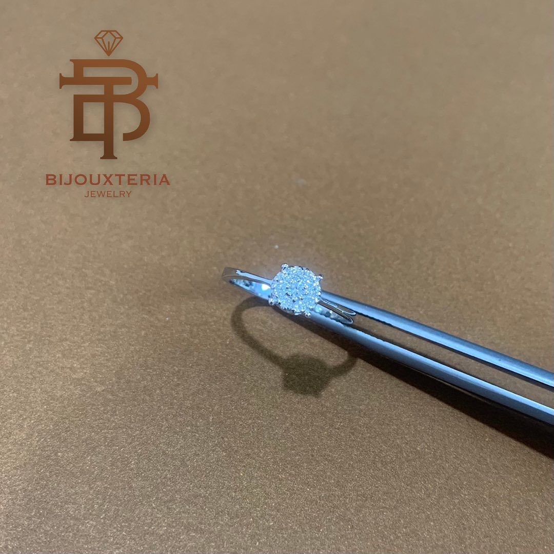 Genuine Diamond Composite Ring with Radiant High-Setting Round Cluster Head
