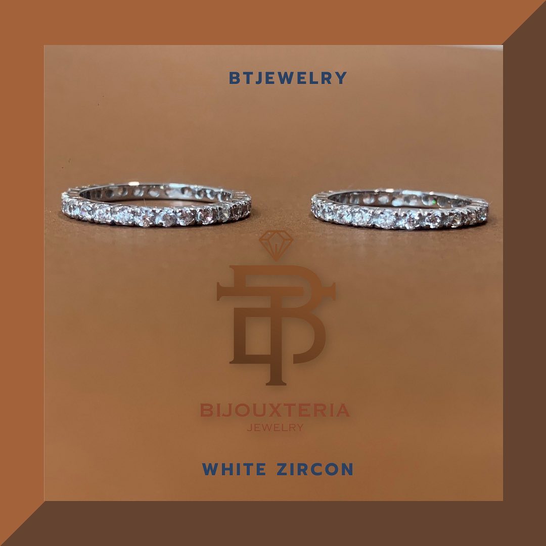 Minimalist Shared Prong Diamond Row Ring - Slender Sparkly Pave Band